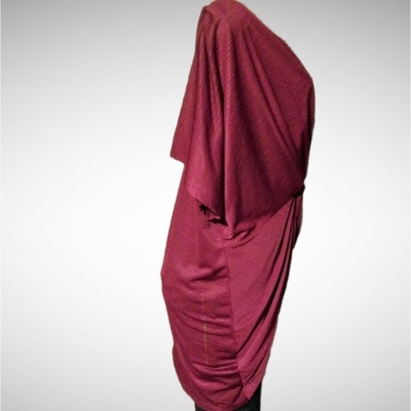 Sexy Magenta Top Plus Size 1X - Picture 3 of 3